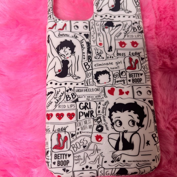 Velvet Caviar Betty Boop Limited Edition iPhone 12 - Picture 1 of 5